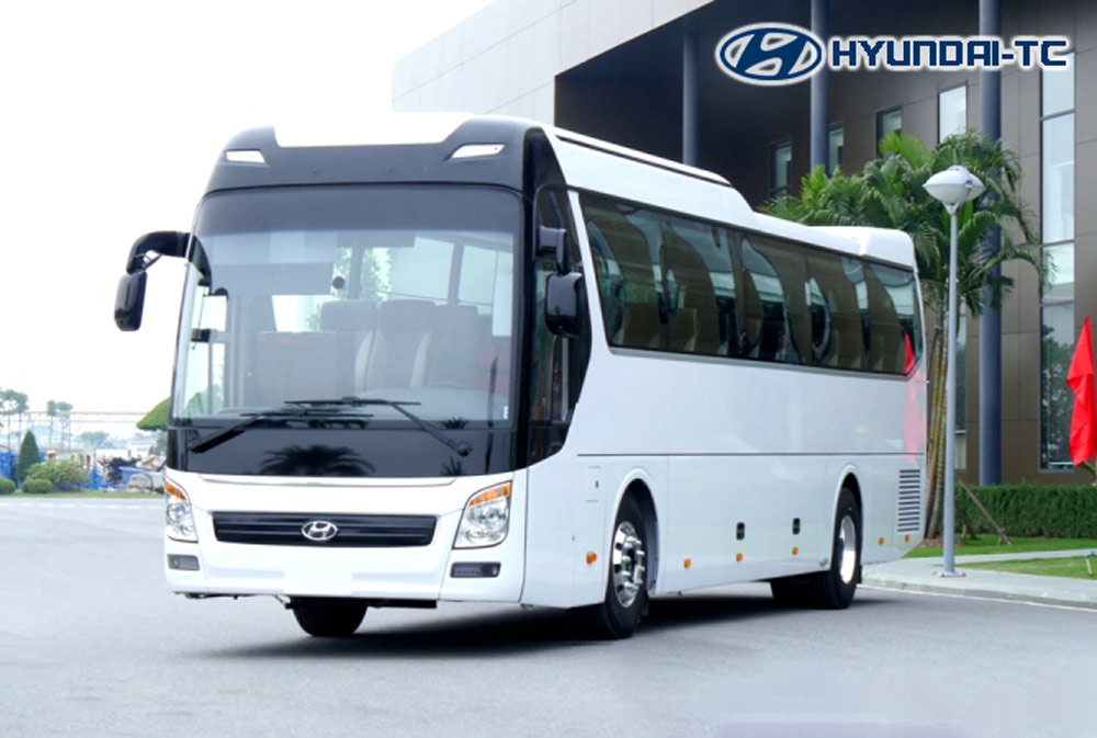 Giá xe khách Hyundai Universe 47 chỗ ngồi